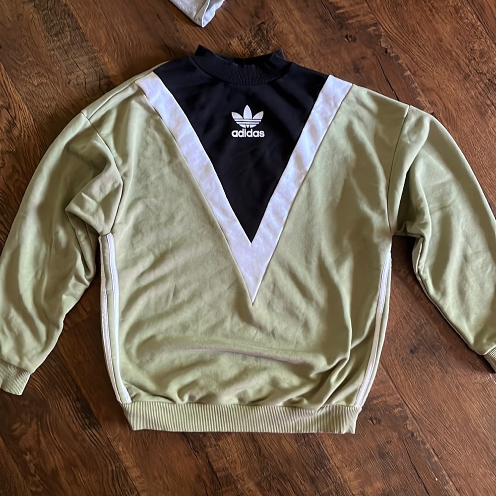 Adidas crewneck